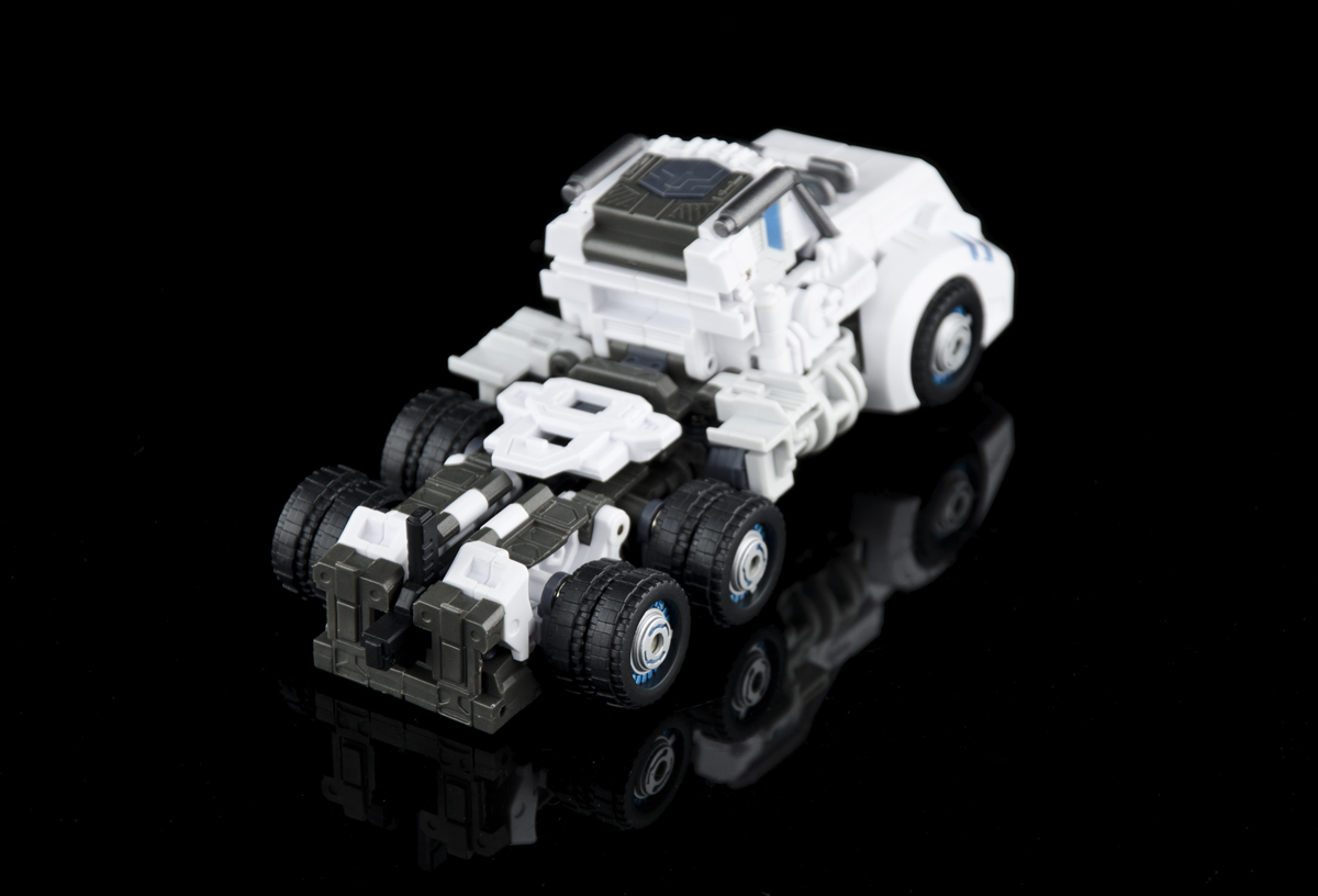 Maketoys MT-03 Hyper Novae Production Figure Out of Box Images of